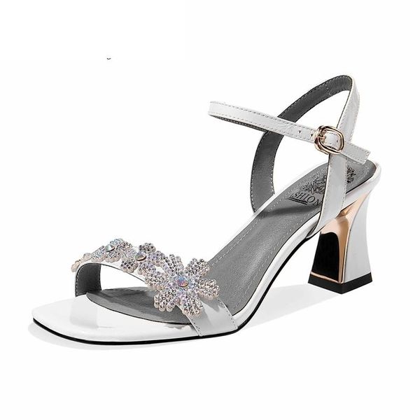 large size square toe high heels flowers rhinestone shiny princess style korean girl buckle straps women sandals l56, Black
large size square toe high heels flowers rhinestone shiny princess style korean girl buckle straps women sandals l56, Black