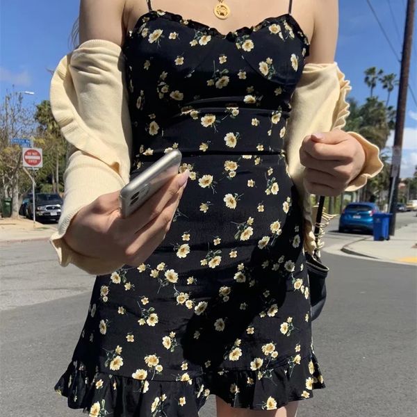 2021 summer skinny korean woman sash short sweet mini flower chic girls beach dress, Black;gray
2021 summer skinny korean woman sash short sweet mini flower chic girls beach dress, Black;gray