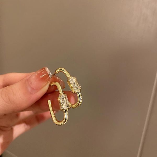 hoop & huggie 2021 korean vintage oval geometric micro paved earrings for women fashion jewelry party oorbellen brincos, Golden;silver
hoop & huggie 2021 korean vintage oval geometric micro paved earrings for women fashion jewelry party oorbellen brincos, Golden;silver