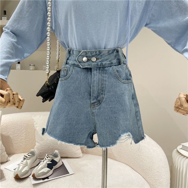 jeans female spring 2021 niche design light waist color high two water wash button denim pants shorts, Blue
jeans female spring 2021 niche design light waist color high two water wash button denim pants shorts, Blue