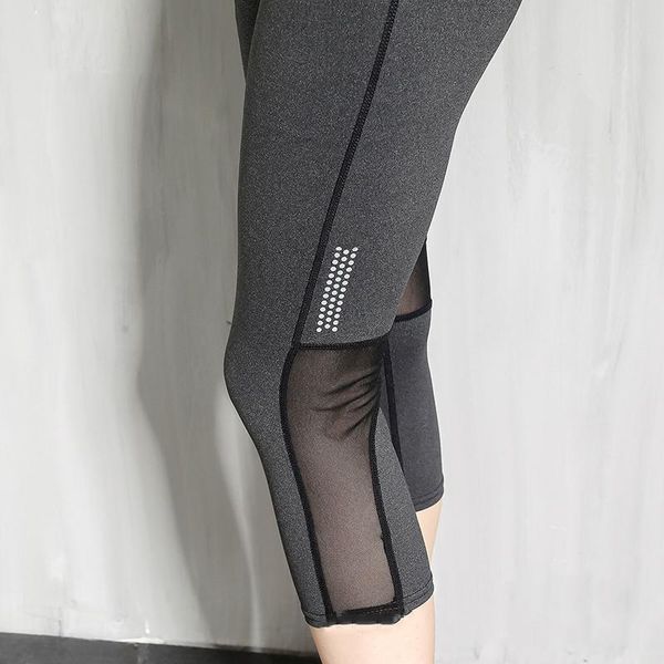 women yoga calf-length pants hollow splice tight mesh fitness leggings cropped trousers female home sport clothing running gym outfit
women yoga calf-length pants hollow splice tight mesh fitness leggings cropped trousers female home sport clothing running gym outfit