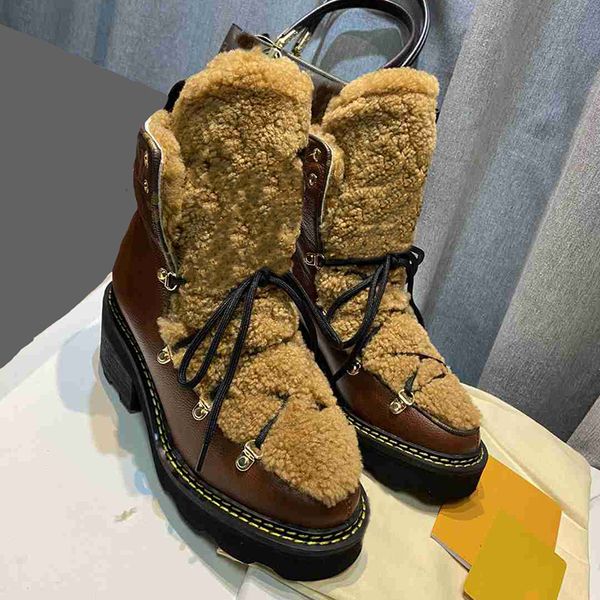 women wool winter ankle boots warm big letter designer platform hiking booties fashion lace-up fur inside lady shoes with box, Black
women wool winter ankle boots warm big letter designer platform hiking booties fashion lace-up fur inside lady shoes with box, Black