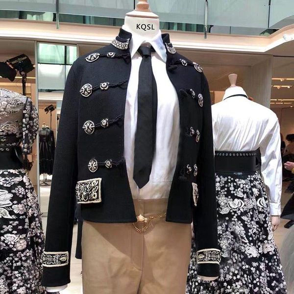 women's jackets 2021 luxury vintage embroidery women formal black jacket coat runway designer double breasted female party overcoat clo, Black;brown
women's jackets 2021 luxury vintage embroidery women formal black jacket coat runway designer double breasted female party overcoat clo, Black;brown