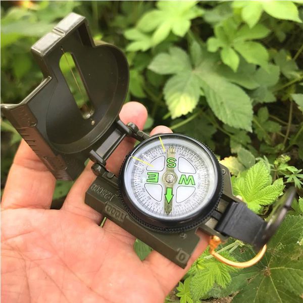 outdoor gadgets climbing compass, compass metal case, multifunctional directional range finding
outdoor gadgets climbing compass, compass metal case, multifunctional directional range finding