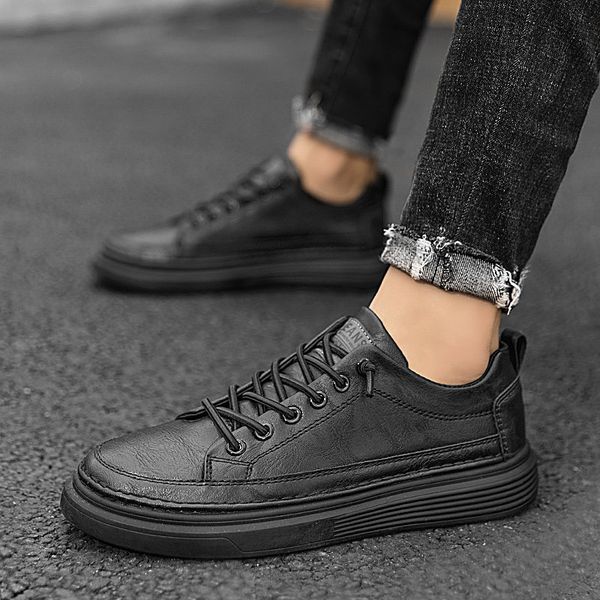 shoes autumn and winter 2021 new fashion casual leather men's board trend versatile plush warm cotton, Black
shoes autumn and winter 2021 new fashion casual leather men's board trend versatile plush warm cotton, Black