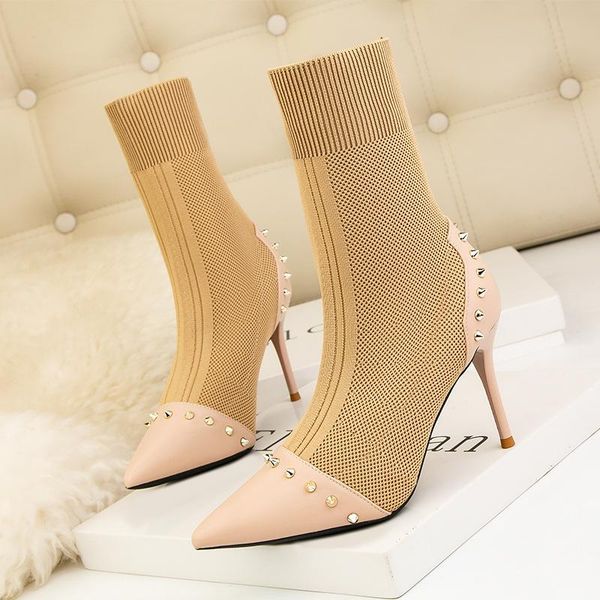 boots spring and autumn beige black rivet pointed toe women's fashionable comfortable women ankle 2021
boots spring and autumn beige black rivet pointed toe women's fashionable comfortable women ankle 2021