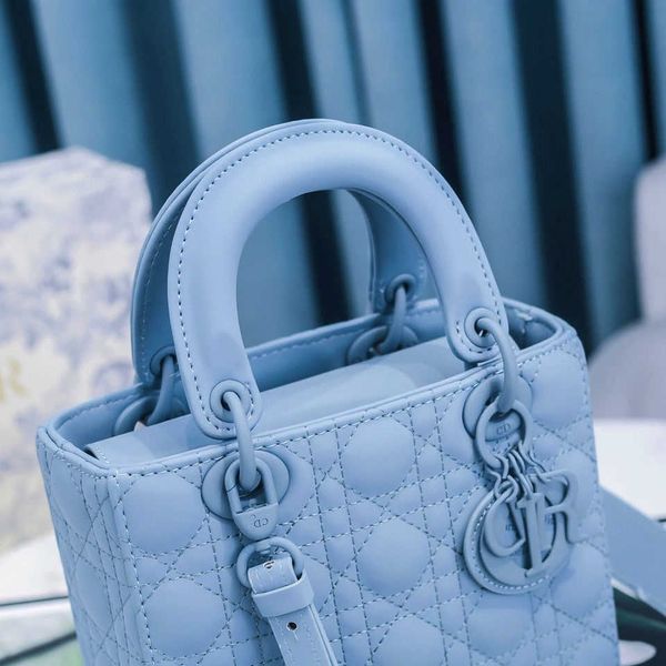 handbag bag female 2021 new fashion net red versatile small ck portable cross carrying fragrance sheep leather princess letter handbag zly
handbag bag female 2021 new fashion net red versatile small ck portable cross carrying fragrance sheep leather princess letter handbag zly