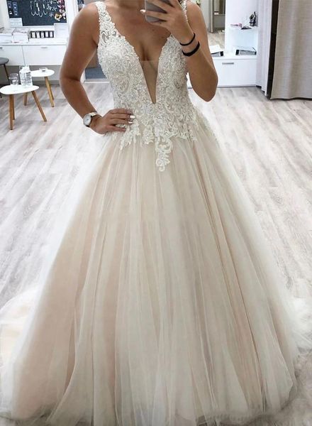 deep v neck a line lace wedding dresses with appliques sweep train lace-up back plus size tulle bridal gowns vestidoe de noiva, White
deep v neck a line lace wedding dresses with appliques sweep train lace-up back plus size tulle bridal gowns vestidoe de noiva, White