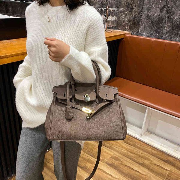 litchi pattern 2021 new style hand large capacity bridal single shoulder messenger fashionable and grand women's bag
litchi pattern 2021 new style hand large capacity bridal single shoulder messenger fashionable and grand women's bag