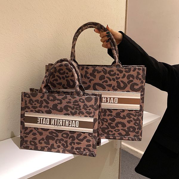 women's handbag autumn and winter new fashion printed leopard print diana korean temperament large capacity one shoulder tote bag
women's handbag autumn and winter new fashion printed leopard print diana korean temperament large capacity one shoulder tote bag