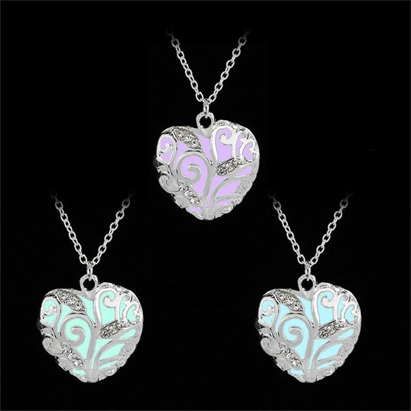 chains bohemia silver color luminous stone heart pendant necklace fashion women halloween hollow jewelry gifts 2021
chains bohemia silver color luminous stone heart pendant necklace fashion women halloween hollow jewelry gifts 2021
