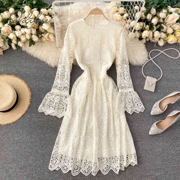 summer women lace party long sleeve hollow out elegant lady slim night dress 210415, Black;gray
summer women lace party long sleeve hollow out elegant lady slim night dress 210415, Black;gray