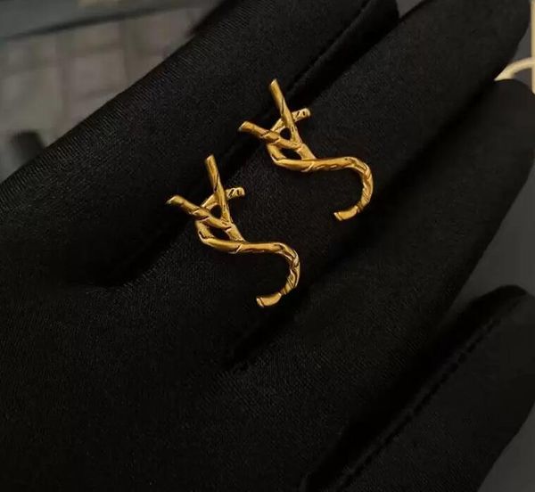 2022 fashion designer earrings stud for women jewelry gold letter hoop earring party wedding ear studs pendants, Golden;silver
2022 fashion designer earrings stud for women jewelry gold letter hoop earring party wedding ear studs pendants, Golden;silver