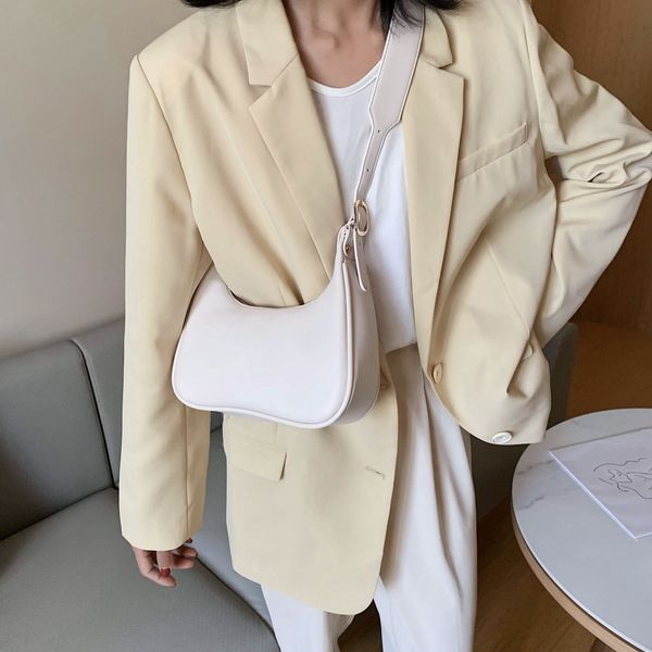 half moon design small pu leather crossbody bags for women 2021 luxury solid color shoulder handbags lady simple travel bag l003
half moon design small pu leather crossbody bags for women 2021 luxury solid color shoulder handbags lady simple travel bag l003