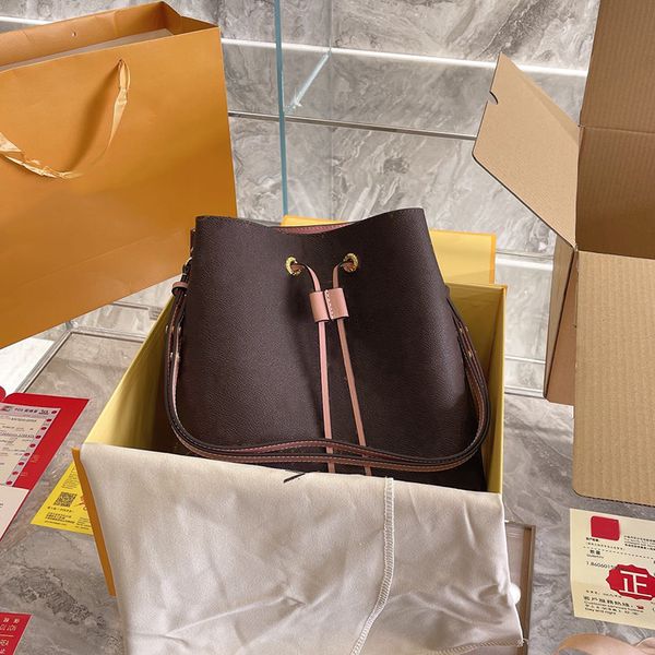 bucket bag luxury handbag women fashion handbags shoulder bags cross body clutch leather string interior zipper pocket casual drawstring tot
bucket bag luxury handbag women fashion handbags shoulder bags cross body clutch leather string interior zipper pocket casual drawstring tot