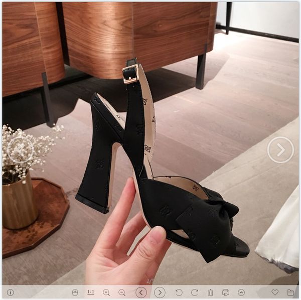 2021 good quality fashion women luxurys designers shoes designer sandals womens luxury high heels sandal dress shoess with box size 35-40 -h, Black
2021 good quality fashion women luxurys designers shoes designer sandals womens luxury high heels sandal dress shoess with box size 35-40 -h, Black