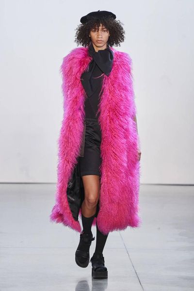women's vests women long section winter autumn colorul sheep fur jacket plush furry imitation waistcoats female sleeveless j3378, Black;white
women's vests women long section winter autumn colorul sheep fur jacket plush furry imitation waistcoats female sleeveless j3378, Black;white