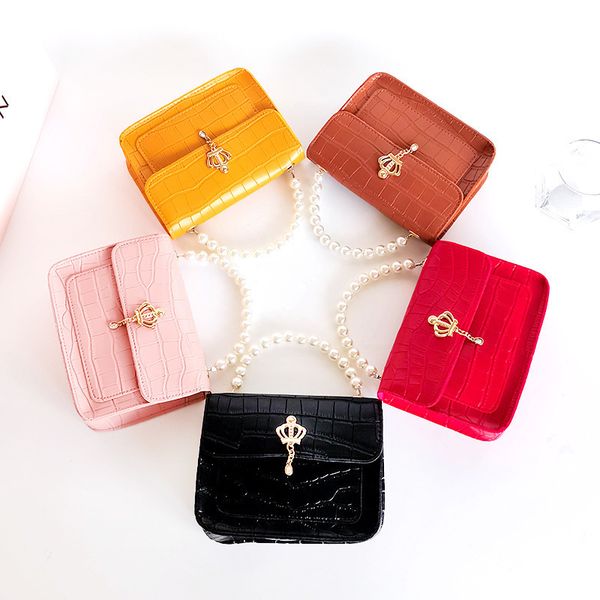 women's 2021 korean c-rocodile pearl small square crown pendant handbag single shoulder messenger bag
women's 2021 korean c-rocodile pearl small square crown pendant handbag single shoulder messenger bag