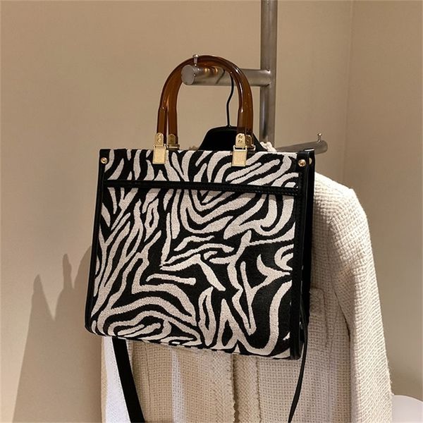 factory store shop women's bag autumn winter new simple fashionable high-capacity hand-held single shoulder messenger tote bag wholesal
factory store shop women's bag autumn winter new simple fashionable high-capacity hand-held single shoulder messenger tote bag wholesal