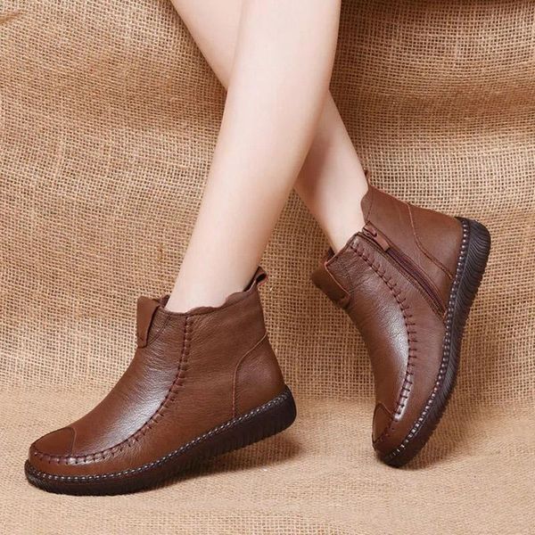 the first layer of cowhide plus velvet short boots, retro handmade shoes, flat heels, comfortable and warm, middle-aged boots, Black
the first layer of cowhide plus velvet short boots, retro handmade shoes, flat heels, comfortable and warm, middle-aged boots, Black