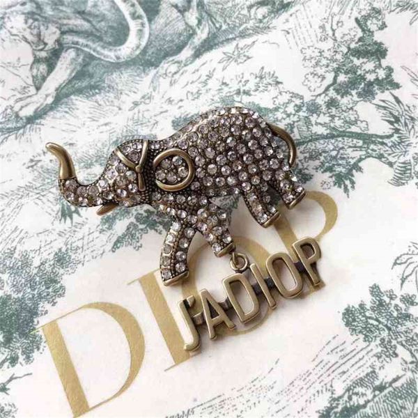 86% off factory shophome classic with diamond brooch hairpin female silver needle, Golden;silver
86% off factory shophome classic with diamond brooch hairpin female silver needle, Golden;silver