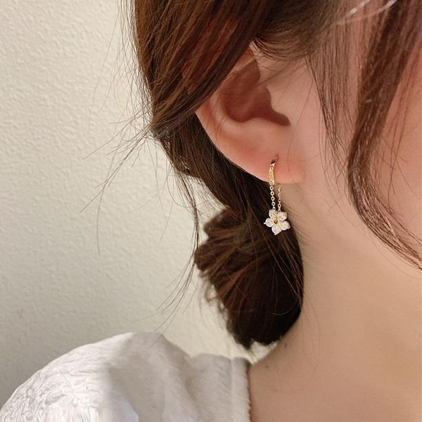dangle & chandelier 2021 fashion flower shine zircon earrings exquisite simple design arete piercing hanging for women party jewelry, Silver
dangle & chandelier 2021 fashion flower shine zircon earrings exquisite simple design arete piercing hanging for women party jewelry, Silver
