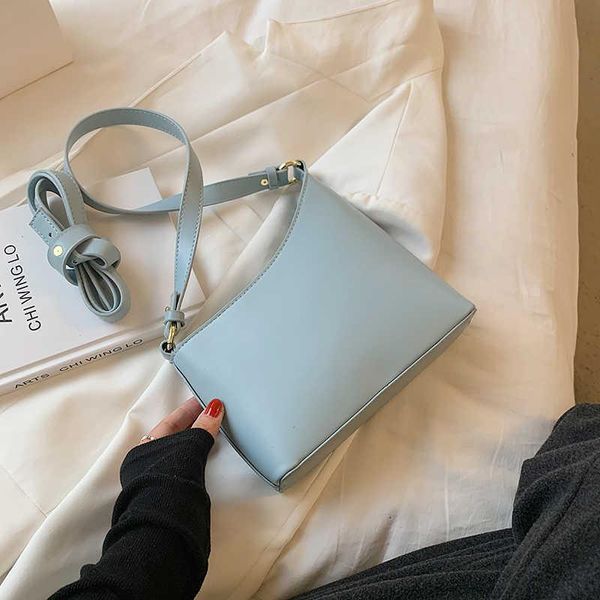 evening bags simple solid color pu leather bucket crossbody for women 2021 summer luxury fashion shoulder handbags and purses green
evening bags simple solid color pu leather bucket crossbody for women 2021 summer luxury fashion shoulder handbags and purses green