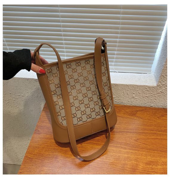 outlet online 70% off sale 2021 autumn new printed bucket bag women's korean version high-capacity hand fashion single shoulder diagona
outlet online 70% off sale 2021 autumn new printed bucket bag women's korean version high-capacity hand fashion single shoulder diagona