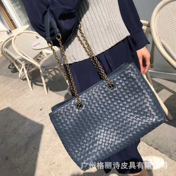 grice leather woven chain advanced sense foreign style texture women's 2021 new portable shoulder bag
grice leather woven chain advanced sense foreign style texture women's 2021 new portable shoulder bag