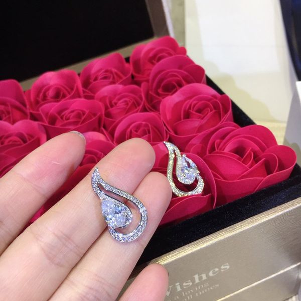 Women Earrings S925 sterling silver Plated diamond Dangle Earrings women Wedding Wedding Party Earrings, Golden;silver
Women Earrings S925 sterling silver Plated diamond Dangle Earrings women Wedding Wedding Party Earrings, Golden;silver