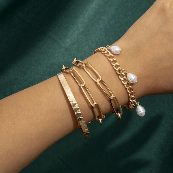 charm bracelets 4pcs/set designs for ladies pearl pendant chain bracelet gold, Golden;silver
charm bracelets 4pcs/set designs for ladies pearl pendant chain bracelet gold, Golden;silver