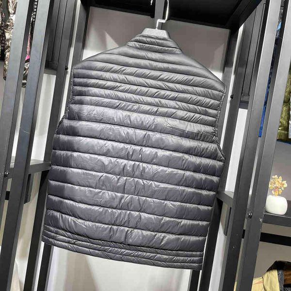 men's vests monclair mens designer down vests maya letter patches on front chest womens vest waterproof mens outerwear coats l3ni, Black;white
men's vests monclair mens designer down vests maya letter patches on front chest womens vest waterproof mens outerwear coats l3ni, Black;white