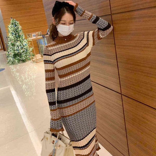 woman casual dresses winter korean style slim dresses knitted fashion color matching sweater bottomed skirt dr, Black;gray
woman casual dresses winter korean style slim dresses knitted fashion color matching sweater bottomed skirt dr, Black;gray