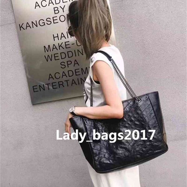 classic women real leather v shape flaps lady handbags shoulder plaid chain bag handbag messenger purse shopping tote 
classic women real leather v shape flaps lady handbags shoulder plaid chain bag handbag messenger purse shopping tote