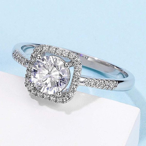 cluster rings luxury 925 sterling silver ring test pass 1 moissanite diamond square wedding women sparkling engagement fine jewelry, Golden;silver
cluster rings luxury 925 sterling silver ring test pass 1 moissanite diamond square wedding women sparkling engagement fine jewelry, Golden;silver