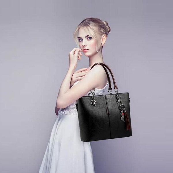 evening bags luxury handbags women designer solid leather tassel crossbody shoulder for messenger ladies hand bag
evening bags luxury handbags women designer solid leather tassel crossbody shoulder for messenger ladies hand bag