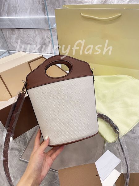 2021 pocket bucket bag lady handbag canvas large-capacity shopping bags designers luxurys all-match crossbody shoulder purses winter fashion
2021 pocket bucket bag lady handbag canvas large-capacity shopping bags designers luxurys all-match crossbody shoulder purses winter fashion