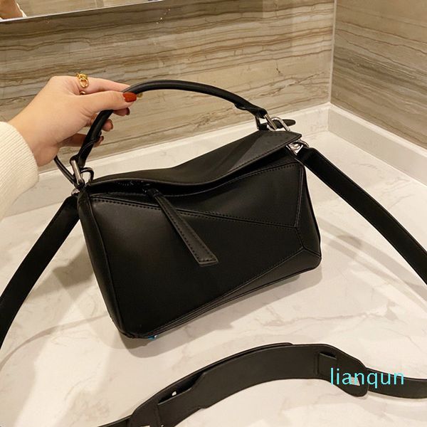 2021 new luxurys designers ladies messenger bag handbag women fashion temperament cossbody purse clutch handbags 21/24/30cm
2021 new luxurys designers ladies messenger bag handbag women fashion temperament cossbody purse clutch handbags 21/24/30cm