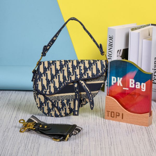 Wholesale Top Quality Designer Bags Fashion Canvas Embroiderys saddle bags lady leather Handbags Cowboy Blue Shoulder Bag Designers handbag
Wholesale Top Quality Designer Bags Fashion Canvas Embroiderys saddle bags lady leather Handbags Cowboy Blue Shoulder Bag Designers handbag