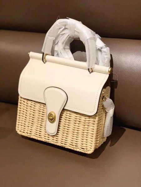 luxury chain shoulder bag women flap handbag fashion designer genuine leather purse crossbody bag with box hardware handcuff make card holde
luxury chain shoulder bag women flap handbag fashion designer genuine leather purse crossbody bag with box hardware handcuff make card holde