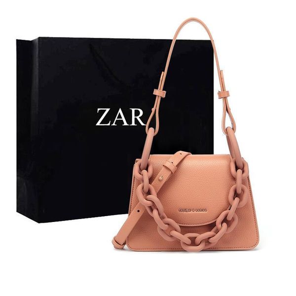 louis vutton baghong kong genuine 2021 new versatile women's thick chain high sense limited foreign lipstick single shoulder messenger
louis vutton baghong kong genuine 2021 new versatile women's thick chain high sense limited foreign lipstick single shoulder messenger