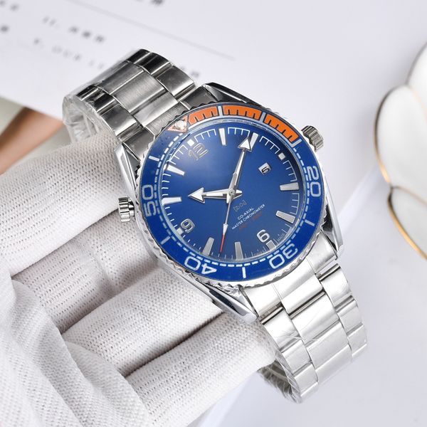 2021 new men luxury watches three stitches series mens quartz watch european brand steel and leather strap clock fashion men's gift, Slivery;brown
2021 new men luxury watches three stitches series mens quartz watch european brand steel and leather strap clock fashion men's gift, Slivery;brown