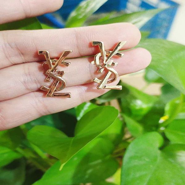 letter 925 sly silver needle earrings female high texture small fragrance net red versatile temperament earrings, Golden;silver
letter 925 sly silver needle earrings female high texture small fragrance net red versatile temperament earrings, Golden;silver