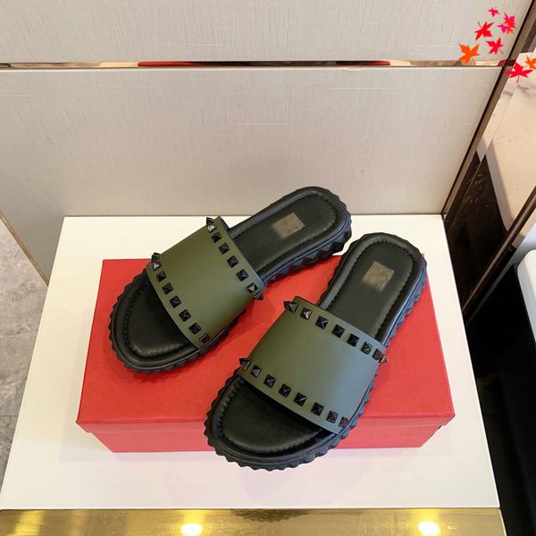 luxurys men slippers designer rubber slides sandal mens designers flat fashion shoes beach flip flops flower with box size 39-45 -g428, Black
luxurys men slippers designer rubber slides sandal mens designers flat fashion shoes beach flip flops flower with box size 39-45 -g428, Black