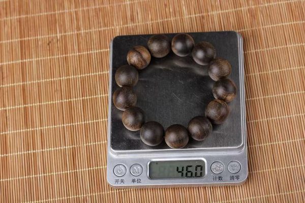 beaded, strands dalakan, with floral scent in its charm, and unique sweetness softness make people feel warm, Black
beaded, strands dalakan, with floral scent in its charm, and unique sweetness softness make people feel warm, Black