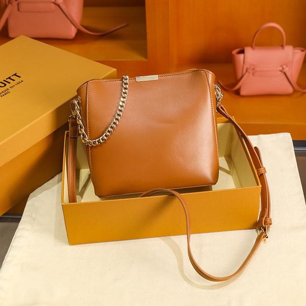 spring and autumn fashion mother one shoulder slanted chain bucket bag casual handbag bags
spring and autumn fashion mother one shoulder slanted chain bucket bag casual handbag bags