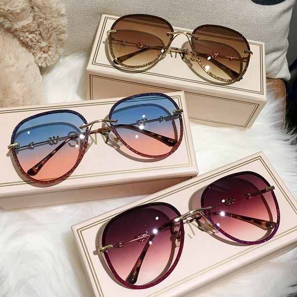 2021 summer 2021 diamond sunglasses female brand design imitation rhinestones gradient lens uv400 pilot sun glasses women shades s316, White;black
2021 summer 2021 diamond sunglasses female brand design imitation rhinestones gradient lens uv400 pilot sun glasses women shades s316, White;black