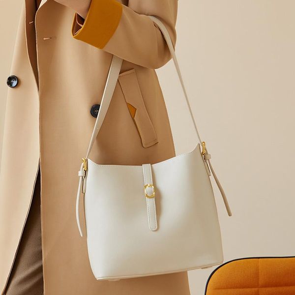 evening bags designer for women 2021 high pu leather female shoulder bag travel solid color lady bucket handbag
evening bags designer for women 2021 high pu leather female shoulder bag travel solid color lady bucket handbag