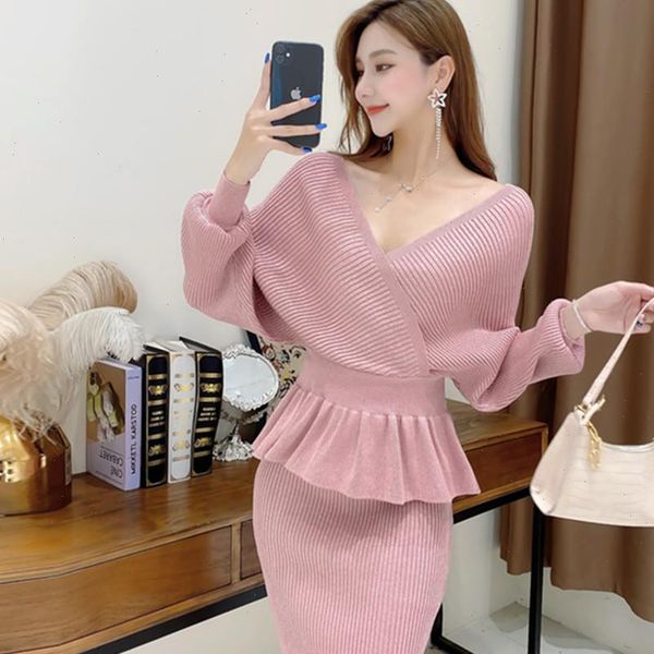 women tracksuits winter bright silk knitted two piece set v neck bat sleeved pullover sweater and skinny skirt female, Gray
women tracksuits winter bright silk knitted two piece set v neck bat sleeved pullover sweater and skinny skirt female, Gray