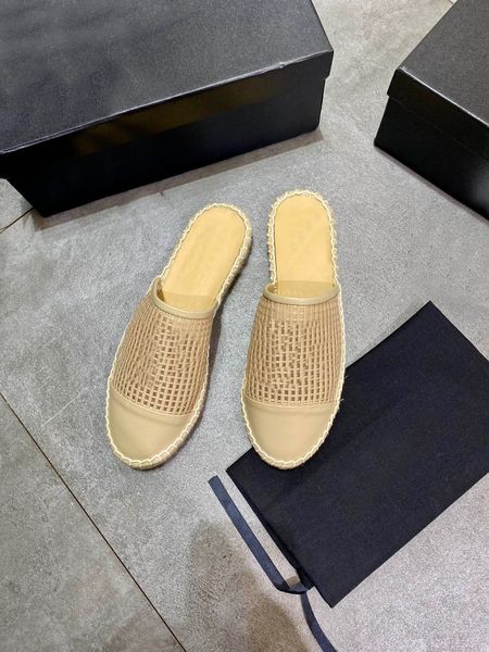 classic designer ladies slippers with box men's slippers gear bottom flip flops ladies luxury sandals fashion casual leather thong sand, Black
classic designer ladies slippers with box men's slippers gear bottom flip flops ladies luxury sandals fashion casual leather thong sand, Black